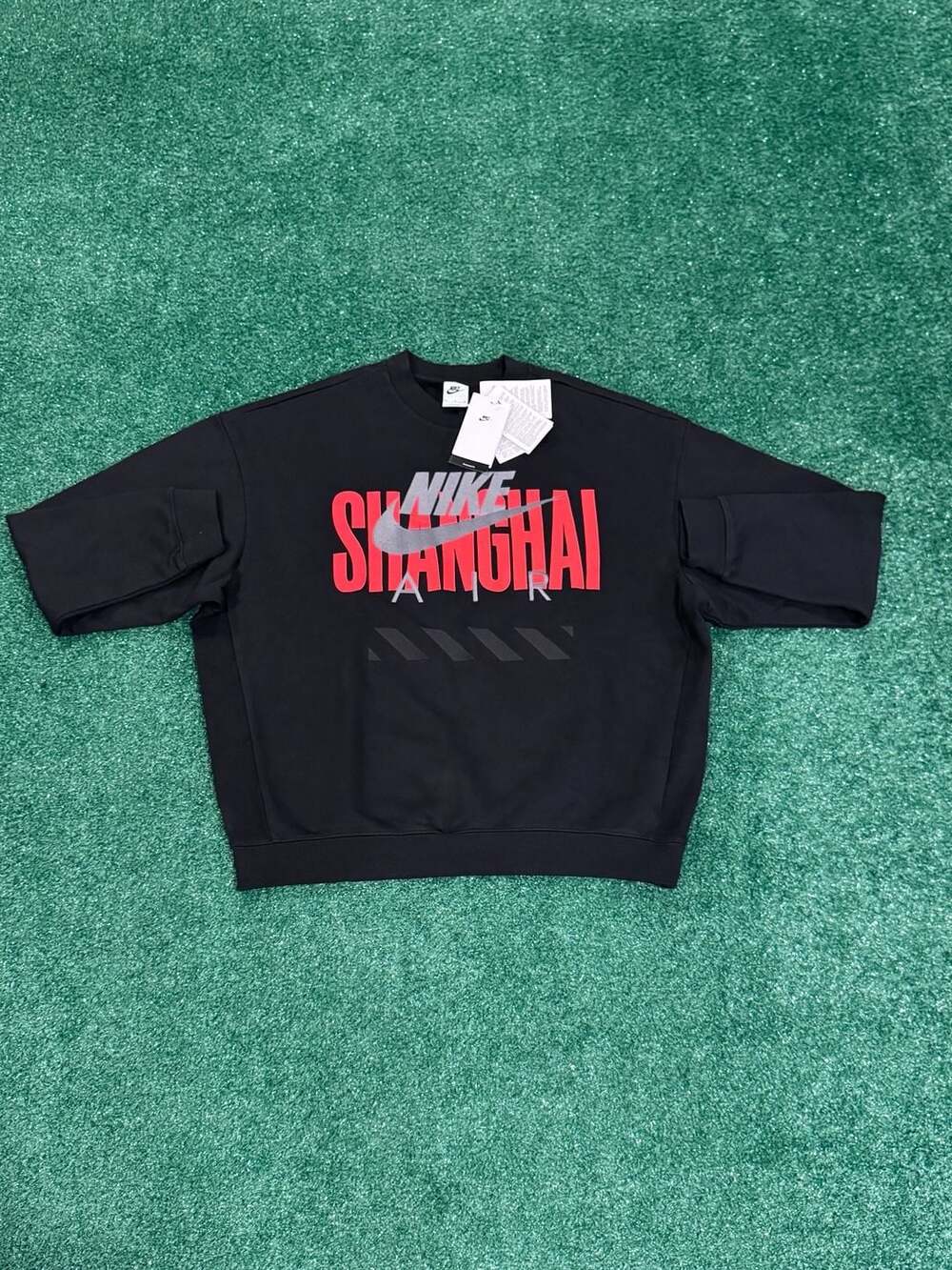Nike Air Shanghai Oversized Crewneck Sweatshirt Men's M Black HJ0305-010